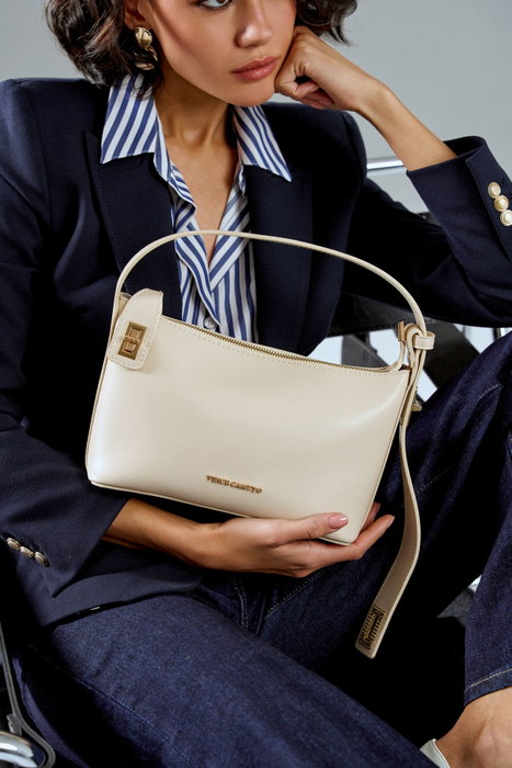 Vince Camuto Novara Bolso de Mano Crema Piel de Polivinilo Elegante y Sofisticado 24 x 10 x 16 cm Vince Camuto Novara Bolso de Mano Crema Piel de Polivinilo Elegante y Sofisticado 24 x 10 x 16 cm
