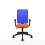 Silla de oficina Motilla con mecanismo Sincro/Traslack tapizada con Tela color Naranja y malla color Azul. Equipada con lumbar 1D, Brazos 1D y Ruedas 65mm nailon