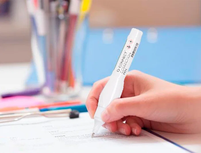 Q-connect Corrector Lápiz Roller Punta Metálica 8 ml Control de Flujo