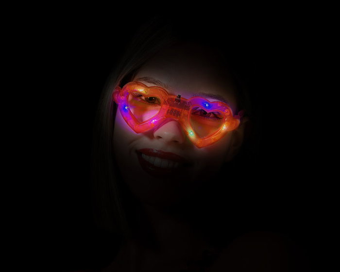 Gafas Corazones con Luz LED Roja para Mujer - Perfectas para Carnaval, San Valentín y Fiestas Temáticas