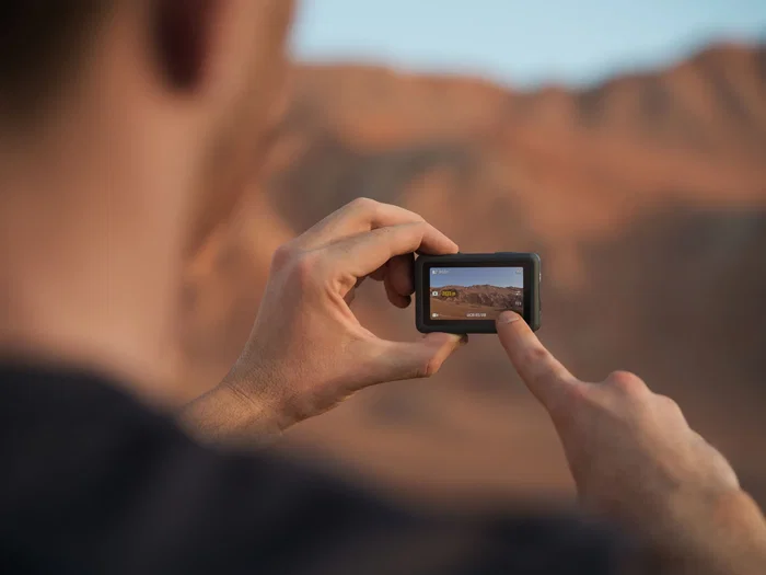 DJI Osmo Action 6 Standard Combo - Cámara de Acción Sumergible 20 m, 1/1.1", 4H Batería, 50 GB Almacenamiento, Sensor Cuadrado