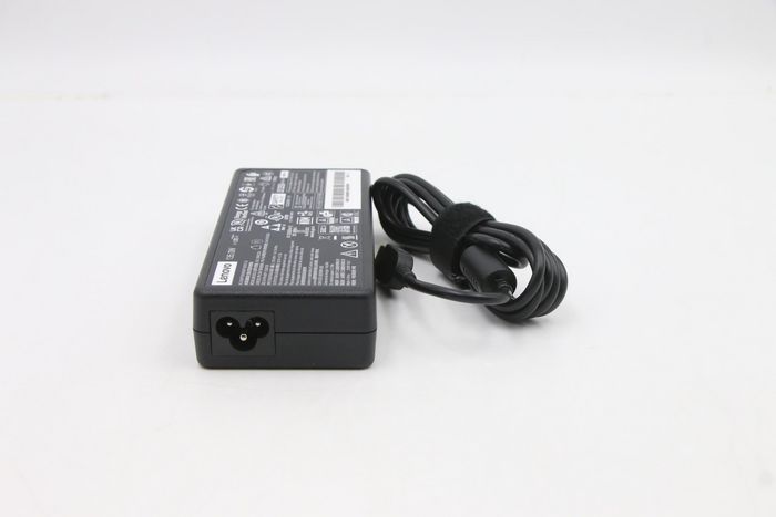 Lenovo Cargador Adaptador AC 135W para Lenovo, Conector Slim-Tip, 100-240VAC, Portátil, Eficiente