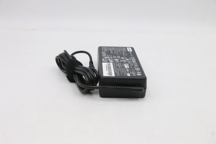 Lenovo Cargador Adaptador AC 135W para Lenovo, Conector Slim-Tip, 100-240VAC, Portátil, Eficiente