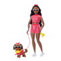 MATTEL Muñeca Twinning Looks Barbie Brooklyn con Cachorrito Conjuntos a Juego Edad +3 Años