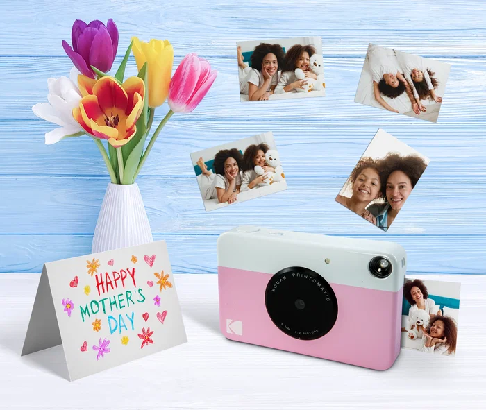 Kodak Printomatic - Cámara Digital Instantánea, Tamaño Foto 2x3 Pulgadas (5MP), Rosa y Blanco, con Autoenfoque y Flash