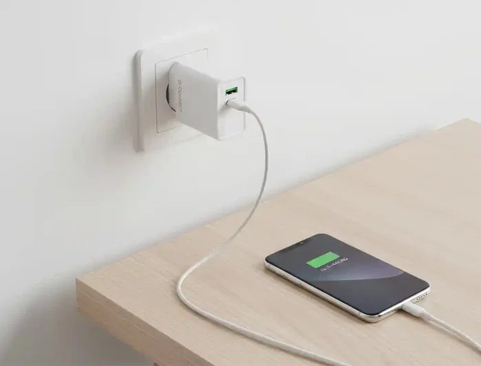 Q-connect Cargador de pared USB-A y USB-C 20W Blanco Q-connect Cargador de pared USB-A y USB-C 20W Blanco