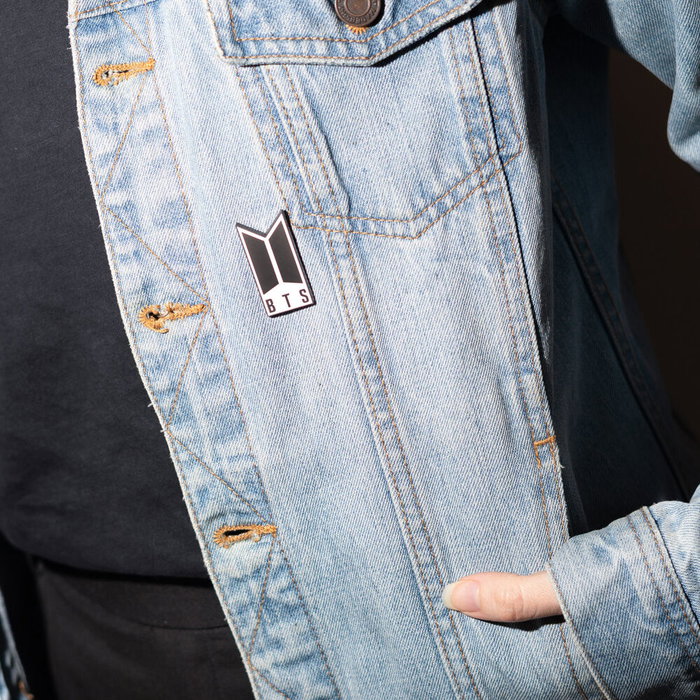 ERIK Pin Logo BTS
