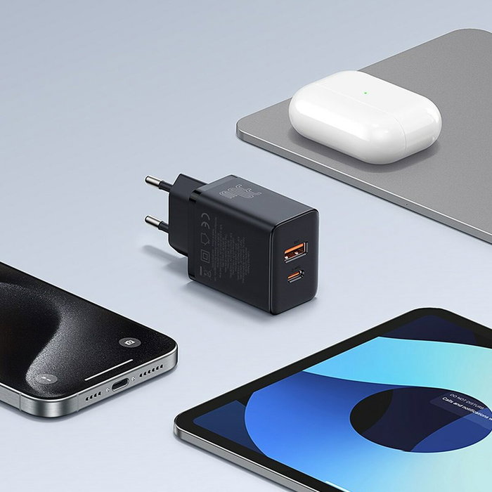 Baseus Cube Pro 30W USB-C USB-A - negro Baseus Cube Pro 30W USB-C USB-A - negro