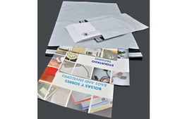 Intermark Bolsas Mensajería Estándar Plástico Opaco 350x450+40mm Solapa Blanco Interior Negro Pack 100 Unidades