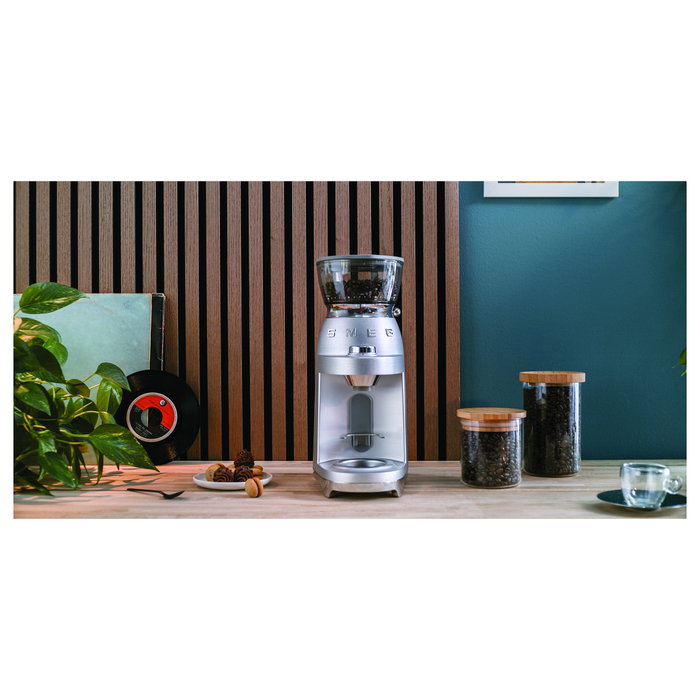 Smeg Molinillo de café 50s Style CGF02SSEU plata Smeg Molinillo de café 50s Style CGF02SSEU plata