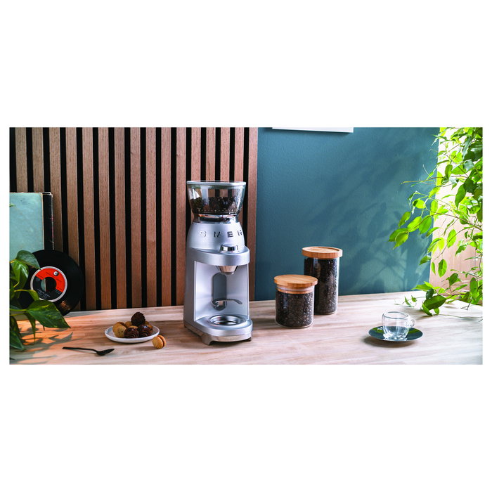 Smeg Molinillo de café 50s Style CGF02SSEU plata Smeg Molinillo de café 50s Style CGF02SSEU plata