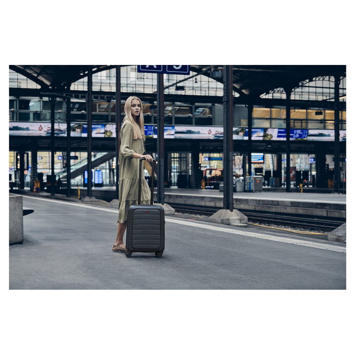 Wenger Maleta de Cabina Syntry con Compartimento para Portátil 14", 4 Ruedas Pivotantes, Negro/Gris, 36L