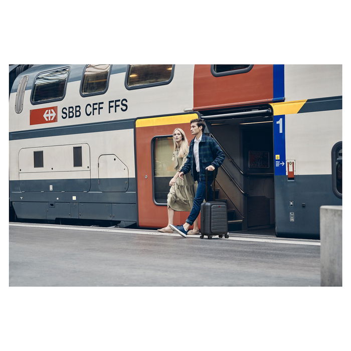 Wenger Maleta de Cabina Syntry con Compartimento para Portátil 14", 4 Ruedas Pivotantes, Negro/Gris, 36L