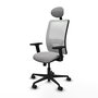 Silla de oficina Zulema con mecanismo Sincro tapizada con Tela color Gris claro y malla color Blanco. Equipada con lumbar 1D, Brazos 2D, Cabecero Fijo y Ruedas 65mm nailon
