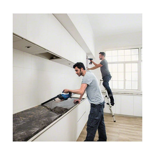 Bosch Professional Aspirador sin bolsa GAS 18V-1 - Inalámbrico 18V, 600 l/min, capacidad 0.7L, filtro lavable, para polvo y suciedad seca