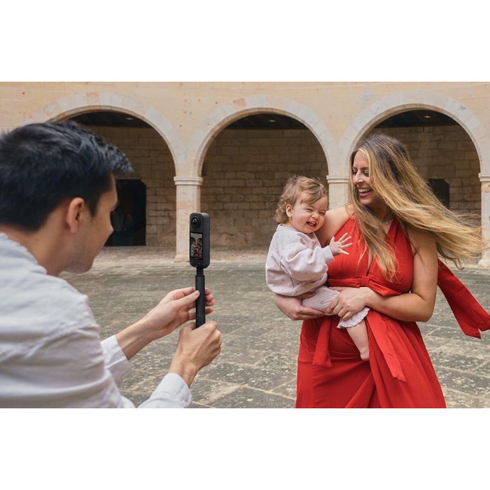 Insta360 INX5ESB2 Cámara Deportiva 360° X5 Essential Kit, Vídeo 8K, Ángulo de Visión 360°, Negra