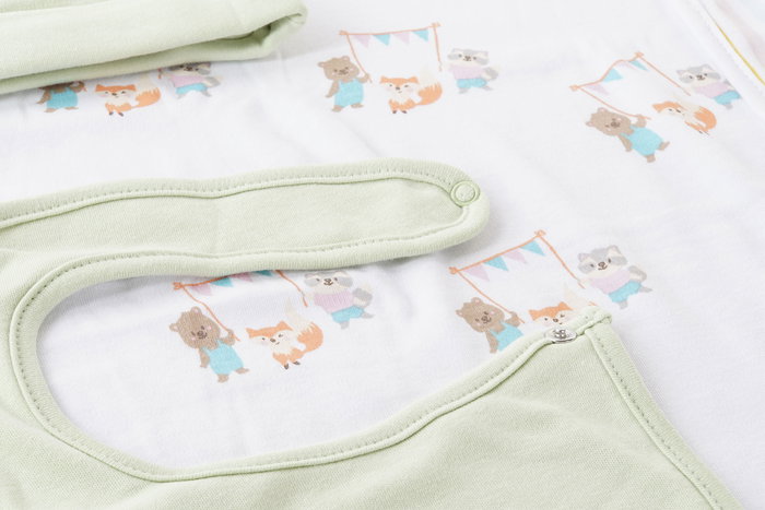 DKD Home Decor Set de 5 Piezas para Bebé: Manta, Patucos, Baberos y Gorro - Amarillo y Verde (Dimensiones 25x19x6 cm)