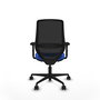 Silla de oficina Mardos con mecanismo Sincro/Traslack tapizada con Tela color Azul y malla color Negro. Equipada con lumbar 1D, Brazos 2D y Ruedas 65mm nailon