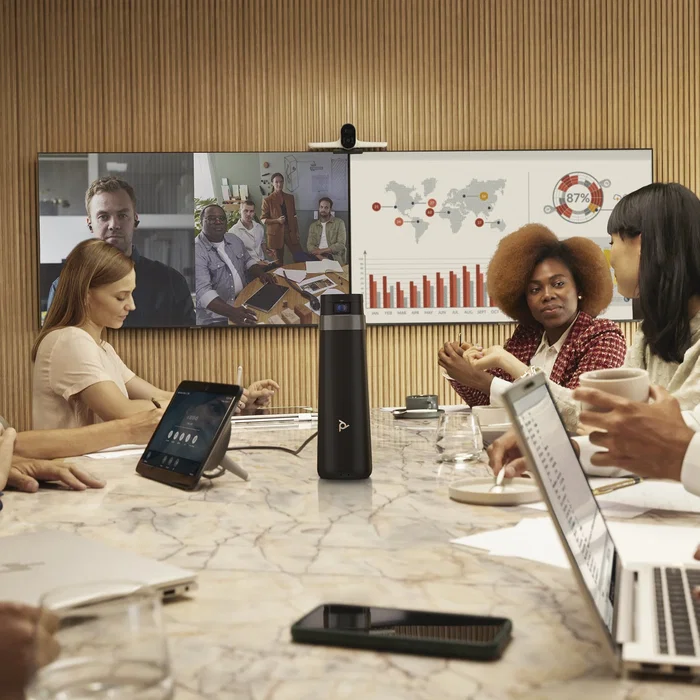 HP Poly Studio G62 Sistema de Videoconferencia para 10 Personas 4K Ultra HD, Con Kit de Montaje y Alimentación PoE+, Compatible TAA, Bluetooth 5.1, Negro
