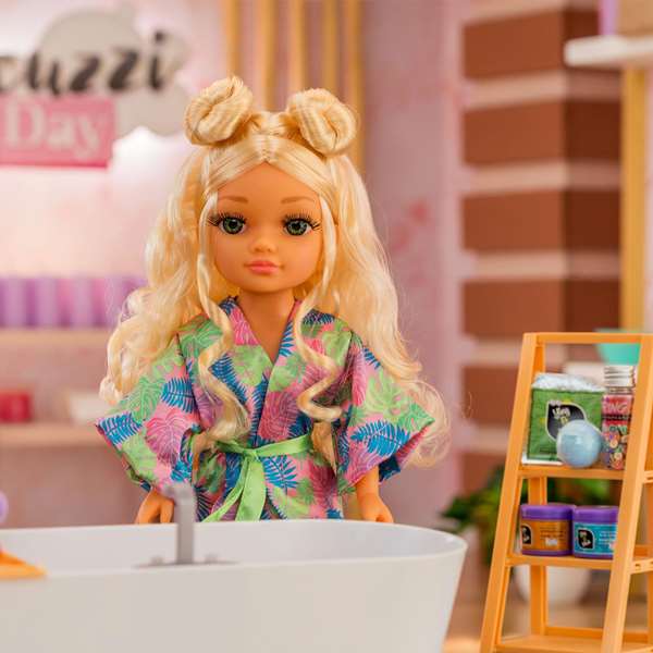 Famosa Muñeca Nancy Un día de Jacuzzi con accesorios