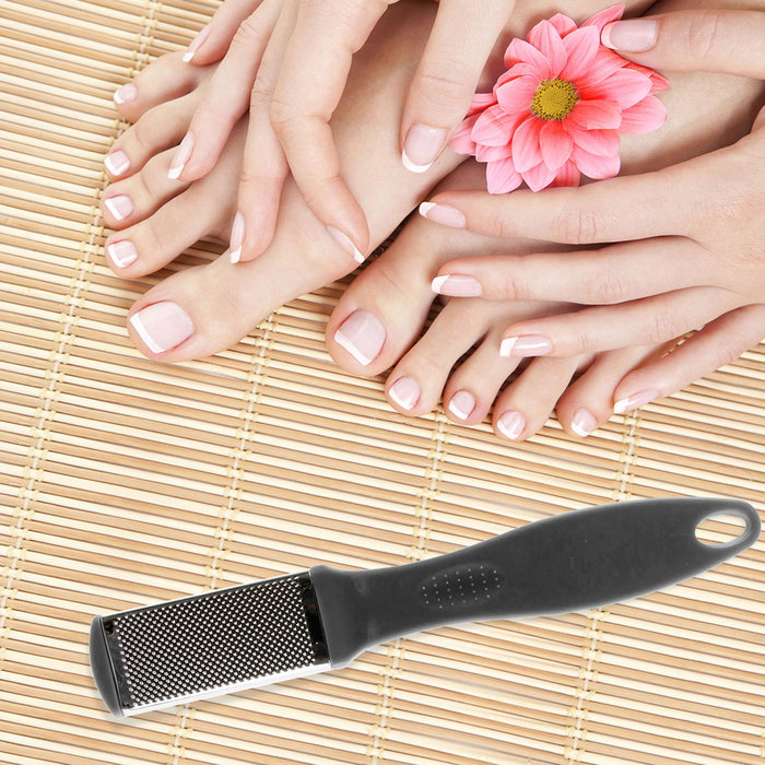 Cosmetic Club Lima Pies Doble Cara Profesional con Mango Antideslizante y Colores Surtidos Cosmetic Club Lima Pies Doble Cara Profesional con Mango Antideslizante y Colores Surtidos