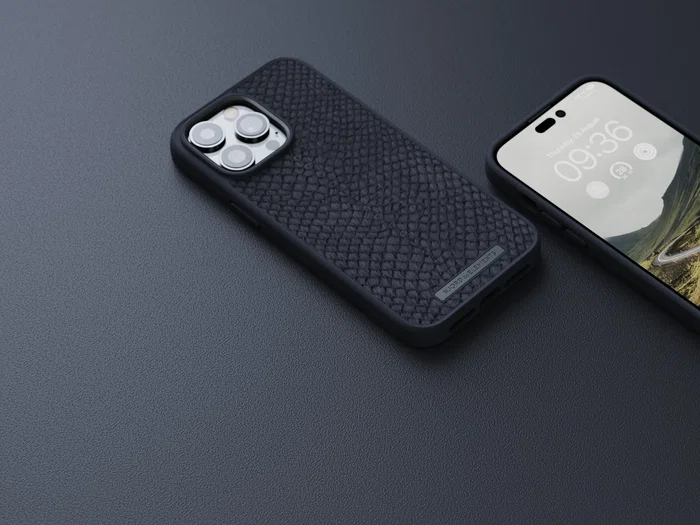 Njord byELEMENTS - Funda con piel de salmón para iPhone 14 Pro Max con MagSafe - Negro - Protección certificada MIL-STD-810H