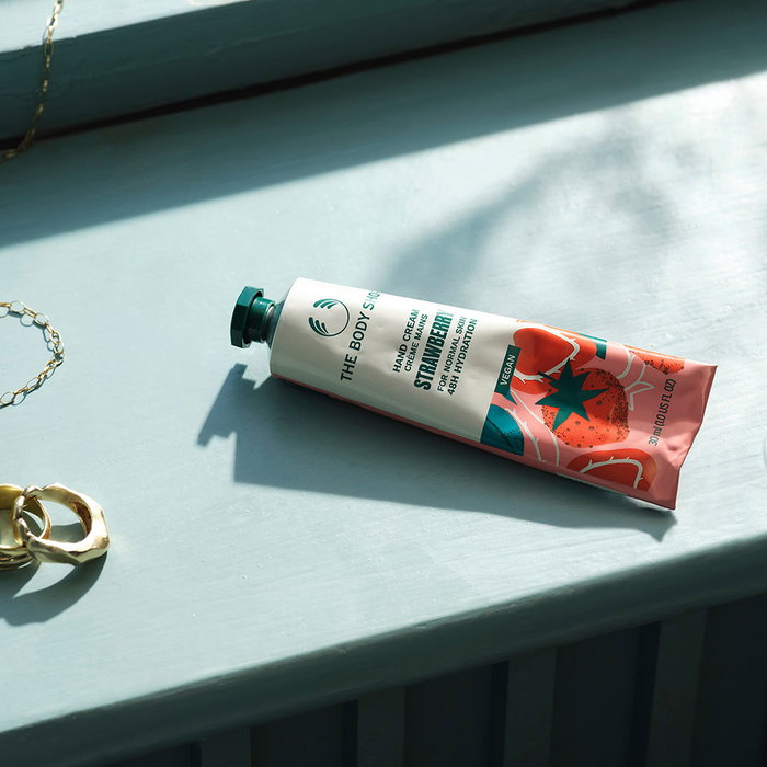 The Body Shop Strawberry Crema de Manos 30 ml - Hidratante y Nutritiva con Manteca de Karité