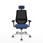 Silla de oficina Mardos con mecanismo Sincro/Traslack tapizada con Tela color Azul marino y malla color Negro. Equipada con lumbar 1D, Brazos 3D, Cabecero 2D y Ruedas 65 mm parqué
