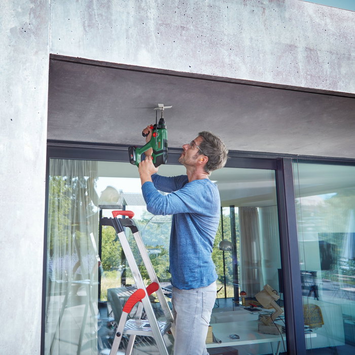 Bosch UniversalHammer 18V - Taladro percutor inalámbrico con SDS Plus Bosch UniversalHammer 18V - Taladro percutor inalámbrico con SDS Plus