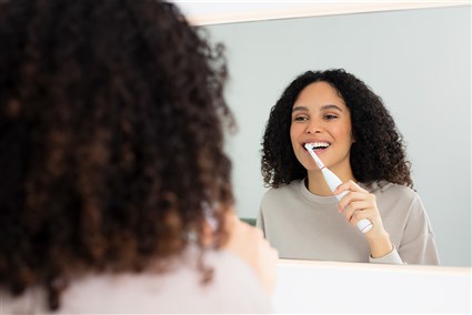 Beurer TB-30 Cepillo Dental Eléctrico Blanco, 2 Programas Limpieza y Encías Sensibles, Tecnología Oscilante y Pulsátil, Temporizador 2 Minutos