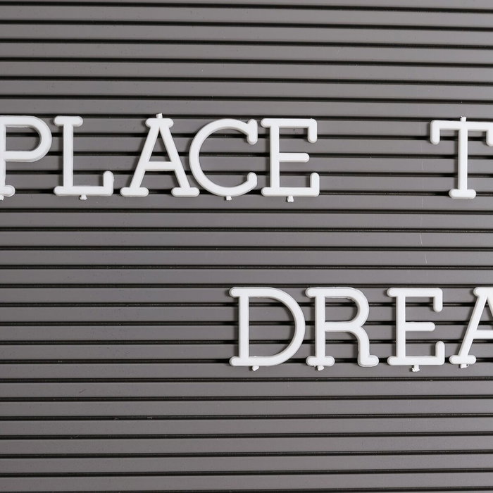 Ixia Mural de Pared Gris de PVC con Letras Incluidas