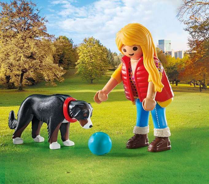 Playmobil Figura Mujer con Perro de Montaña My Life Playmobil Figura Mujer con Perro de Montaña My Life