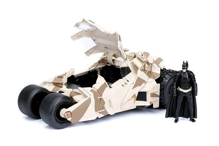 Smoby Batmóvil Camuflaje 2008 El Caballero Oscuro Coche Metal con Figura Batman 7cm 1:24