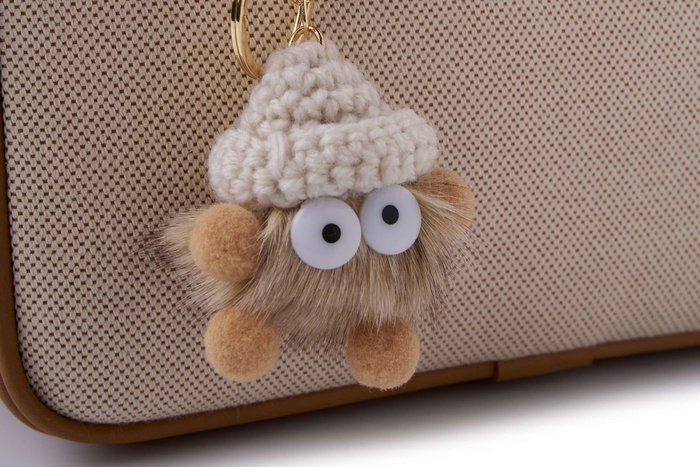 Lucky Bees Bolsa de Hombro Color Tan 100% Cuero de Polivinilo