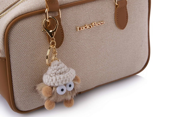 Lucky Bees Bolsa de Hombro Color Tan 100% Cuero de Polivinilo
