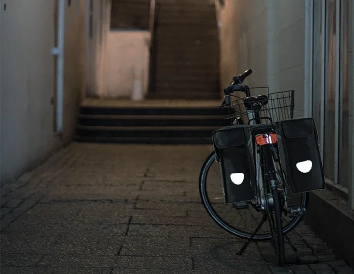 Mobilis Bolsa para Bicicleta 070002 Maleta Trasera 30L Poliéster Negro Impermeable, 2 Compartimentos, Reflectante, 36.5 x 40 x 26 cm