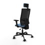 Silla de oficina Bormate con mecanismo Asincro tapizada con Tela color Azul cielo y malla color Negro. Equipada con lumbar 1D, Brazos 2D, Cabecero 2D y Ruedas 65mm nailon