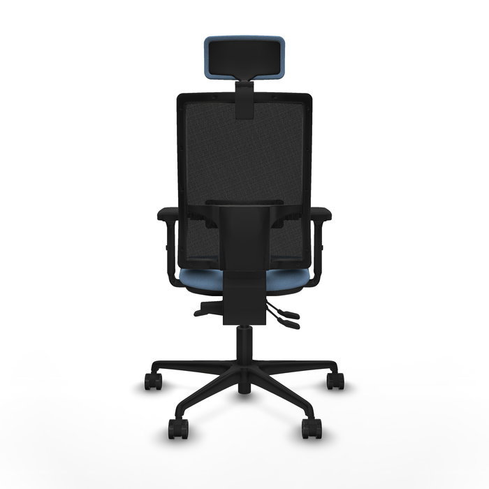 Silla de oficina Bormate con mecanismo Asincro tapizada con Tela color Azul cielo y malla color Negro. Equipada con lumbar 1D, Brazos 2D, Cabecero 2D y Ruedas 65mm nailon