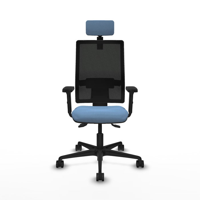 Silla de oficina Bormate con mecanismo Asincro tapizada con Tela color Azul cielo y malla color Negro. Equipada con lumbar 1D, Brazos 2D, Cabecero 2D y Ruedas 65mm nailon