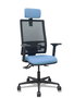 Silla de oficina Bormate con mecanismo Asincro tapizada con Tela color Azul cielo y malla color Negro. Equipada con lumbar 1D, Brazos 2D, Cabecero 2D y Ruedas 65mm nailon