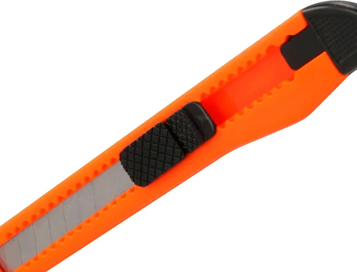 Q-connect Cuter Plástico Estrecho XD-05 Cuchilla 9 mm con Clip Blister 1 Unidad