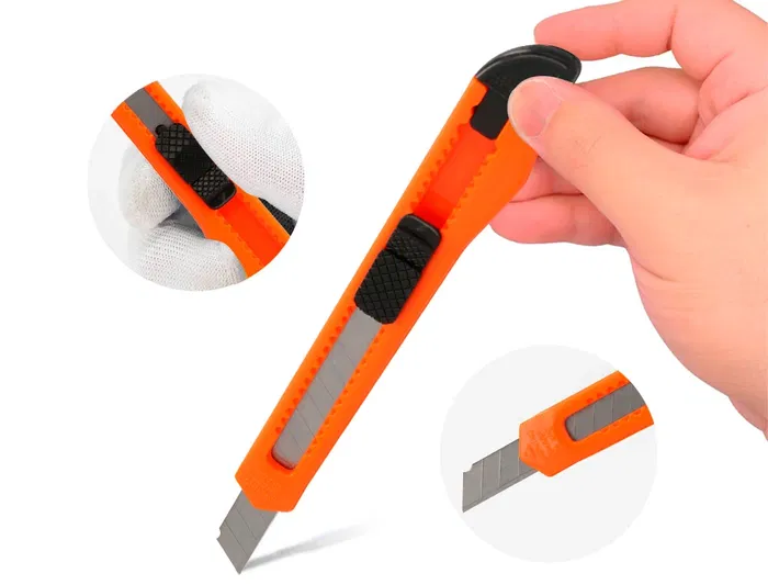 Q-connect Cuter Plástico Estrecho XD-05 Cuchilla 9 mm con Clip Blister 1 Unidad