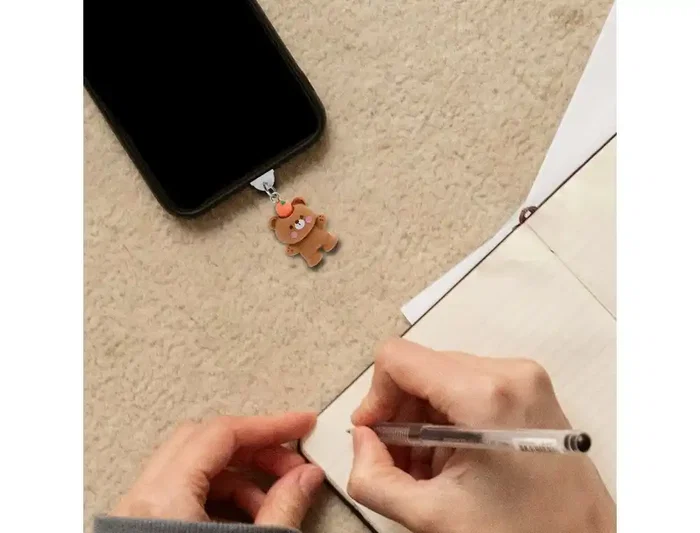 Wondee Funny Lightning Carrot Bear - Charm Protector Decorativo para Puerto de Carga de Smartphone, Compatible con Conector Lightning