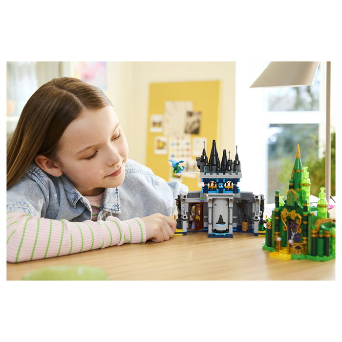 LEGO Wicked 75689 Emerald City & Kiamo Ko Castle LEGO Wicked 75689 Emerald City & Kiamo Ko Castle