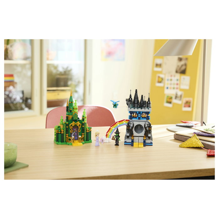 LEGO Wicked 75689 Emerald City & Kiamo Ko Castle LEGO Wicked 75689 Emerald City & Kiamo Ko Castle