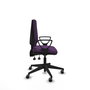 Silla de oficina Elche con mecanismo Asincro tapizada con Tela color Morado. Equipada con Base piramidal negra, Brazos fijos y Ruedas 65 mm parqué