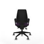 Silla de oficina Elche con mecanismo Asincro tapizada con Tela color Morado. Equipada con Base piramidal negra, Brazos fijos y Ruedas 65 mm parqué