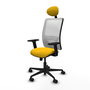 Silla de oficina Zulema con mecanismo Sincro tapizada con Tela color Amarillo y malla color Blanco. Equipada con lumbar 1D, Brazos 2D, Cabecero Fijo y Ruedas 65mm nailon