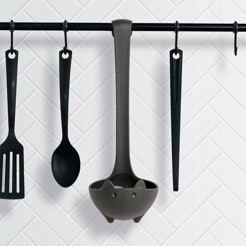 OTOTO Katie Cucharón de Sopa Negro de Plástico con Mango Antideslizante, 271.7mm, Libre de BPA y Apto para Lavavajillas