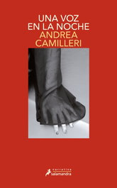 Una voz en la noche, Andrea Camilleri - SALAMANDRA